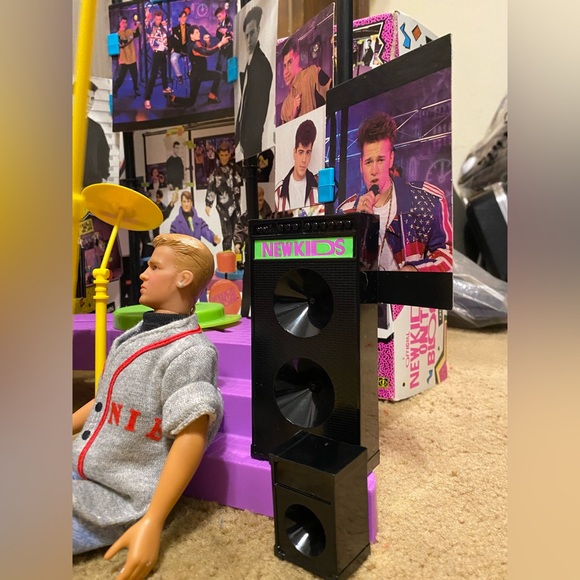 Official New Kids on The Block Stage: Create Your Own NKOTB Concert - Picture 6 of 10